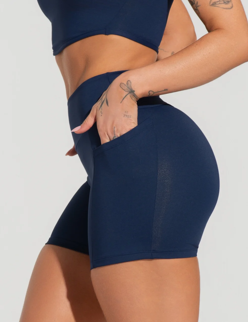 Short fitness feminino com bolsos soul azul